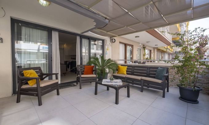 Marmaris City Center Condo | Ezgi's Apartment With Terrace in Marmaris