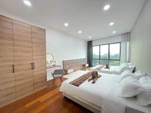 Downtown Kota Kinabalu Apartment | Ezyhouz # Luxury 3Bedroom Seaview Balcony IMAGO TheLoftB KotaKInabalu CIty10Pax