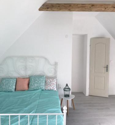 Zánka House | Fügekert - Bed&Wine