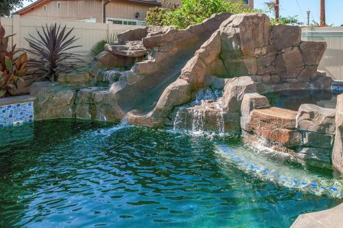 Anaheim Colony Historic District House | F-32 La Casa de Mickey