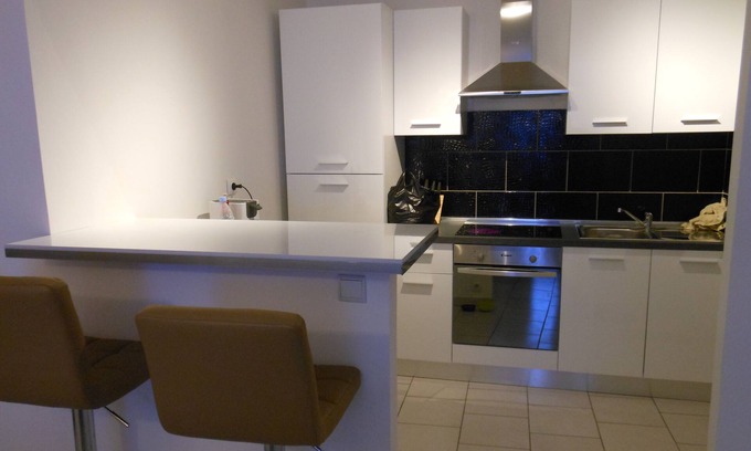 Malesherbes Apartment | F2 furnished downtown near Fontainebleau, Buthiers .
