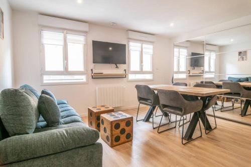 Anatole France Danton Apartment | F2 hypercentre - Proche gare- WIFI gratuite