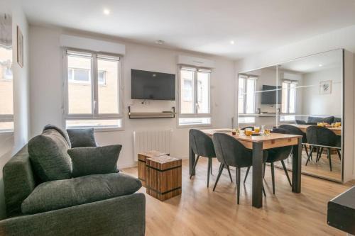Anatole France Danton Apartment | F2 hypercentre - Proche gare - WIFI gratuite