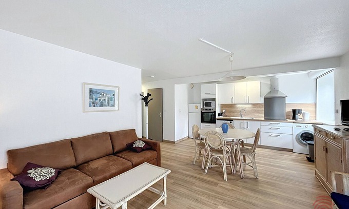 Lamalou-les-Bains Apartment | F2 with terrace, near Thermal baths, pets allowed, wifi, parking