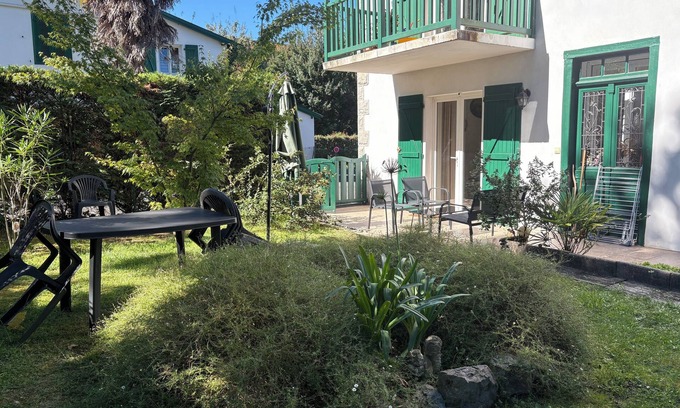 Cambo-les-Bains Apartment | F3 apartment near the center with private garden