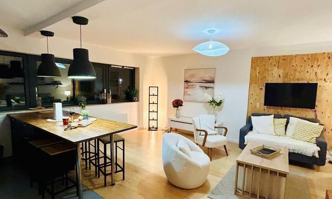 Prefecture Apartment | F3 Central, Bright and Quiet in Caen