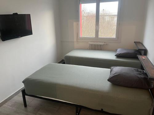 Saint-Jean-de-la-Ruelle Apartment | F4 Appartement 3 chambre avec wifi