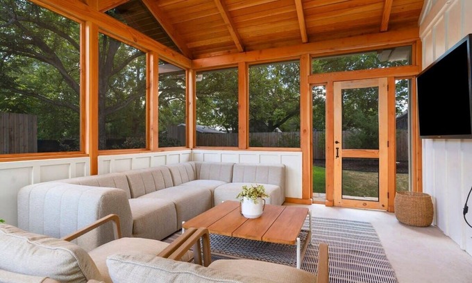 Fredericksburg House | Fab-Fred House, Patio Oasis, Sleeps 4!