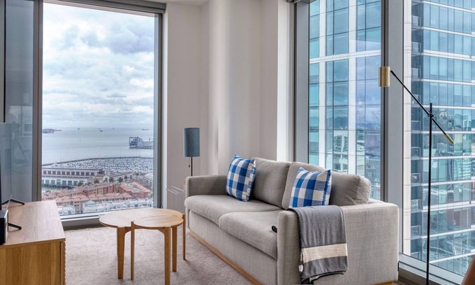 Rincon Hill Apartment | Fab Rincon Hill 1BR w/Movies & Pool, nr Restaurants, by Blueground
