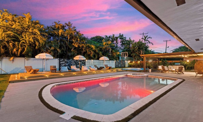 North Miami Beach Villa | Fab Villa w/Terrace+Grill+Billiards | Top Location