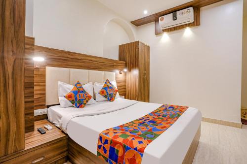 Wellington Pier Hotel | FabExpress Abad Inn - 700m from Gateway of India