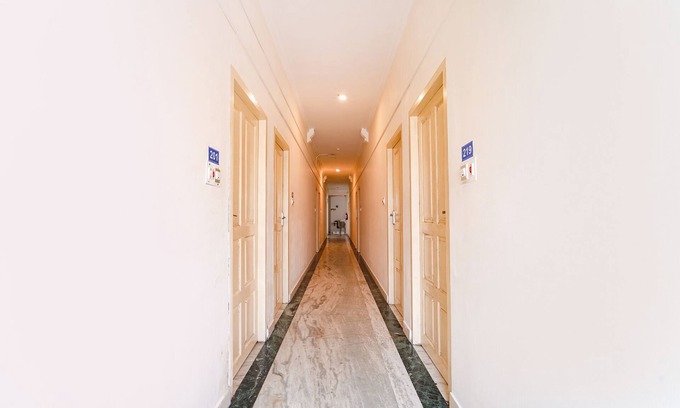 Kaloor Hotel | Fabexpress Ascot