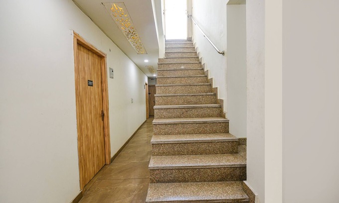 Delhi Hotel | FabExpress Divya Villa