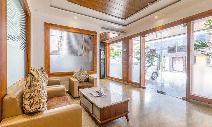 Indira Nagar Hotel | Fabexpress Global Inn New