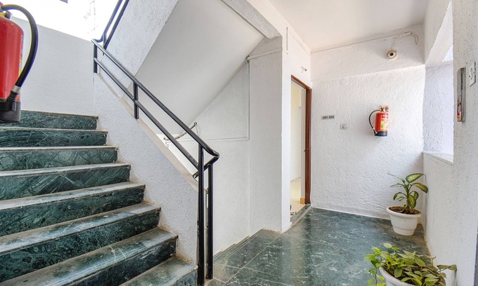Pune Hotel | Fabexpress Green Leaves