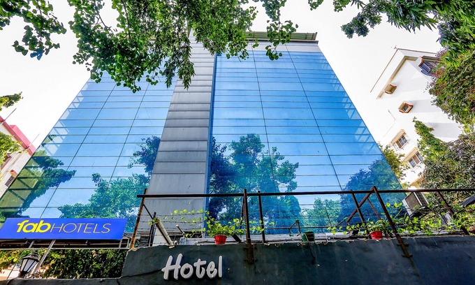 Vile Parle East Hotel | Fabexpress Jayshree