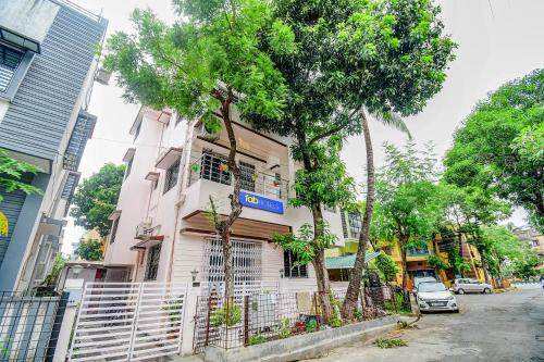 Sector II Hotel | FabExpress Moon Residency