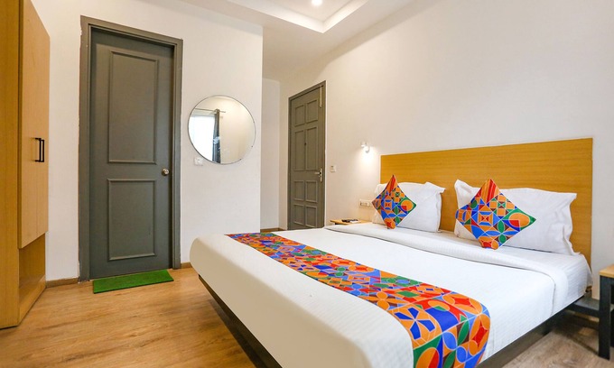 Pitampura Hotel | Fabexpress Roseman