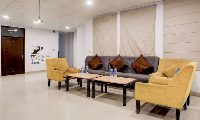Sainik Farm Hotel | Fabexpress Saket Residency
