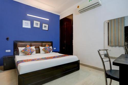 Sainik Farm Hotel | FabExpress Saket Residency