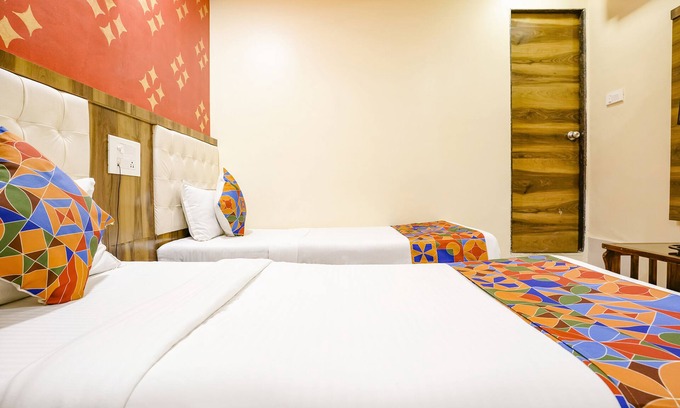 Jogeshwari West Hotel | FabExpress Sarah Gold