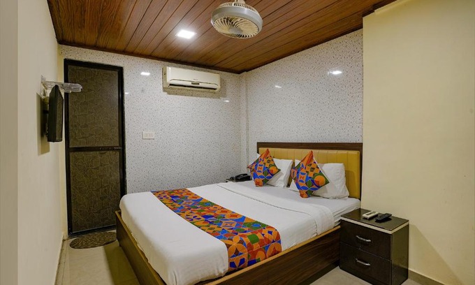 Vashi Hotel | FabExpress Sarang Heritage