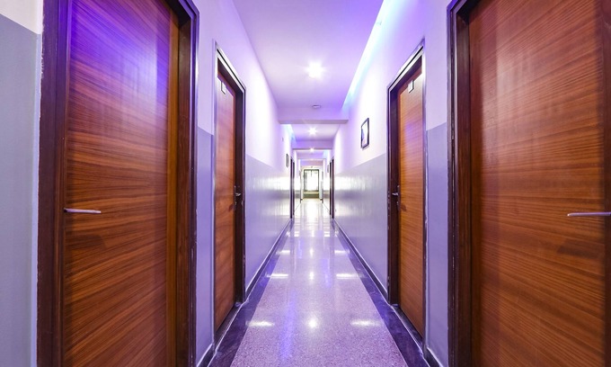 Manikonda Hotel | Fabexpress Starhood