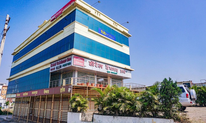 Wadgaon Hotel | Fabexpress Vaishnav Inn
