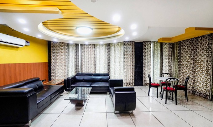 Greater Noida Hotel | Fabhotel 17 Suites