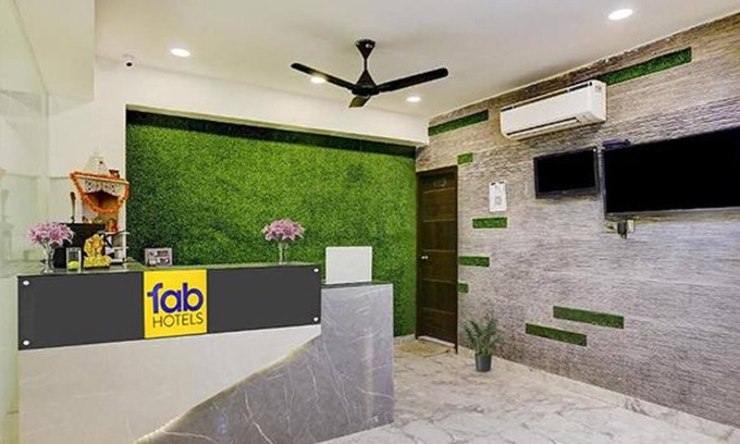 Pashim Vihar Hotel | Fabhotel 19 West