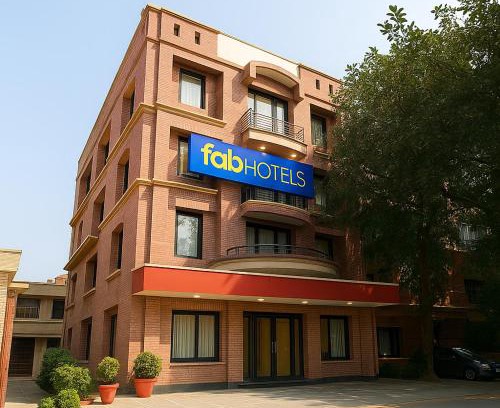 Safdarjung Enclave Hotel | FabHotel Africa Avenue Stayz - Near Bhikaji Cama Palace