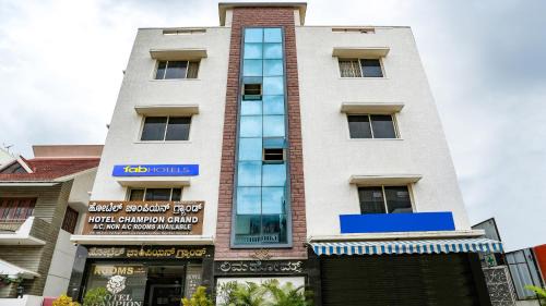 Nagarbhavi Hotel | FabHotel Champion Grand - Nr Fortis Hospital, Nagarbhavi
