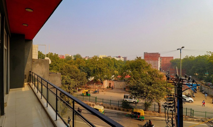 Chhatarpur Hotel | FabHotel Chattarpur Enclave