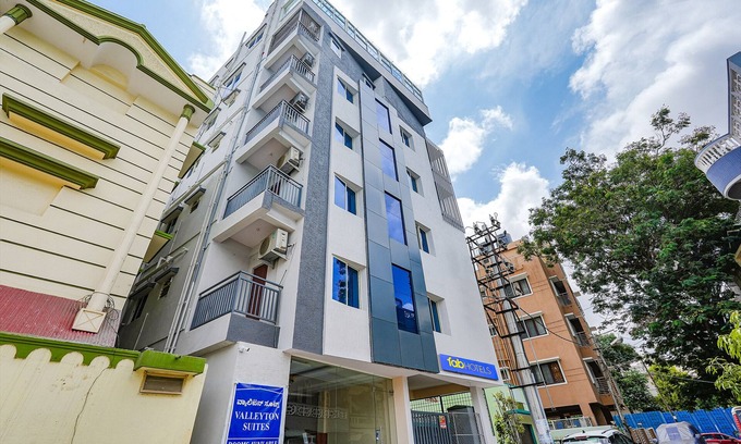 Marathahalli Hotel | FabHotel Crystal Suites - Near Marathahalli Junction