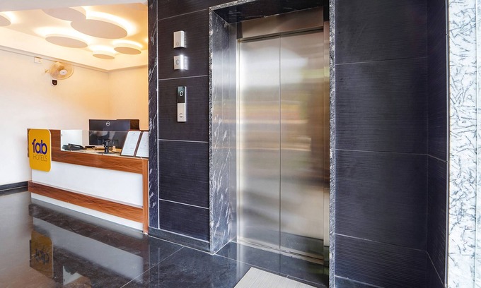 Vyalikaval HBCS Layout Hotel | FabHotel Ellegant Inn
