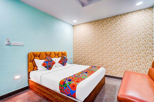 Krishnarajapura Hotel | FabHotel Emara Inn