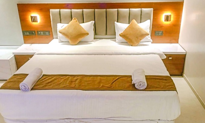 Baner Hotel | Fabhotel Emersion Residency