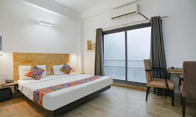 Noida Hotel | FabHotel F9 Sector 51