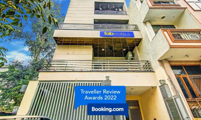 Lajpat Nagar Hotel | FabHotel Floyd