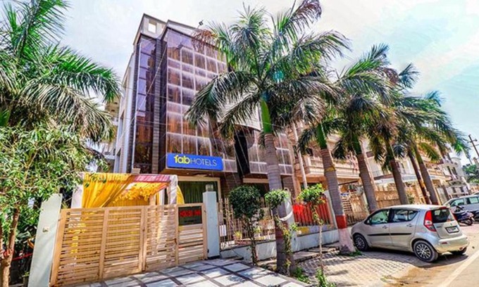 Sector 70 Hotel | FabHotel GC Suites