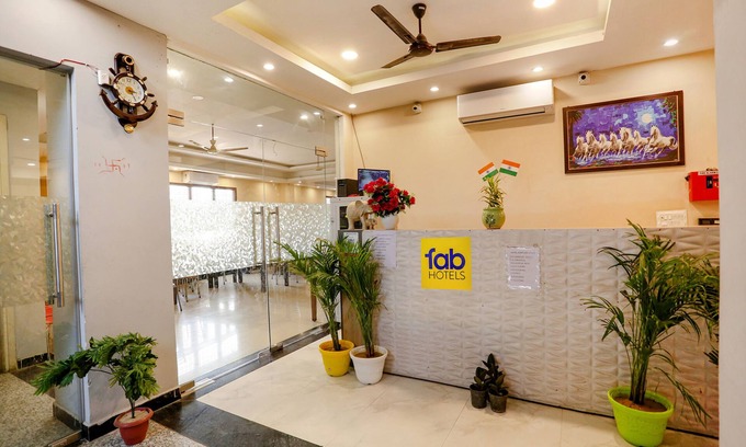 New Delhi Hotel | FabHotel GK Residency