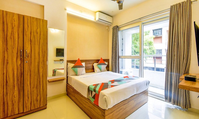 Pune Hotel | FabHotel Habitat