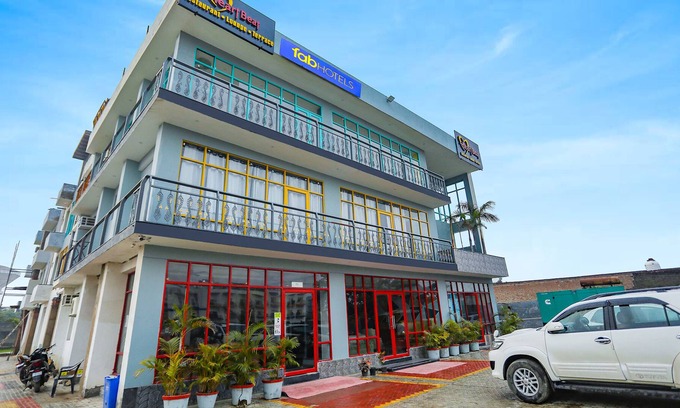 Knowledge Park III Hotel | Fabhotel Heart Beat