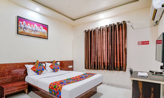 Pimpri - Chinchwad Hotel | Fabhotel Himalay Guest House
