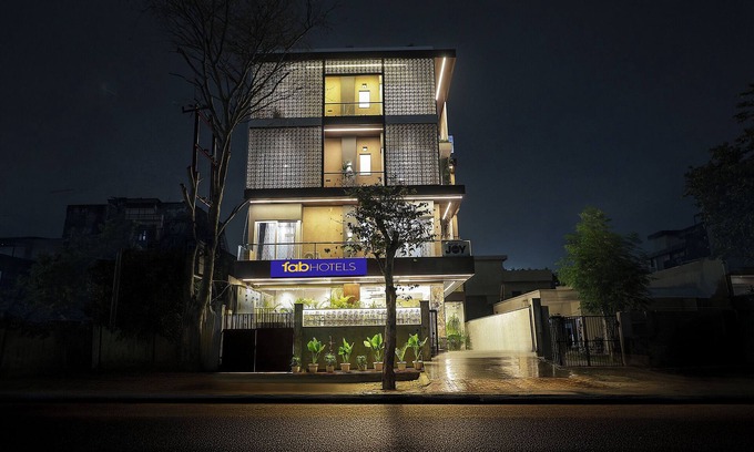 Sector 70 Hotel | Fabhotel Inn Of Joy