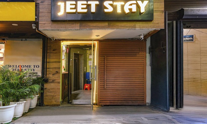 Dilshad Garden Hotel | Fabhotel Jeet Stays