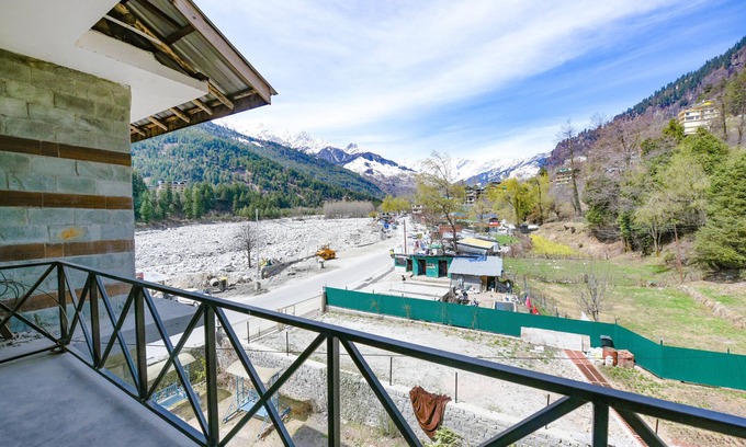 Vashist Hotel | Fabhotel Kanchnikoot