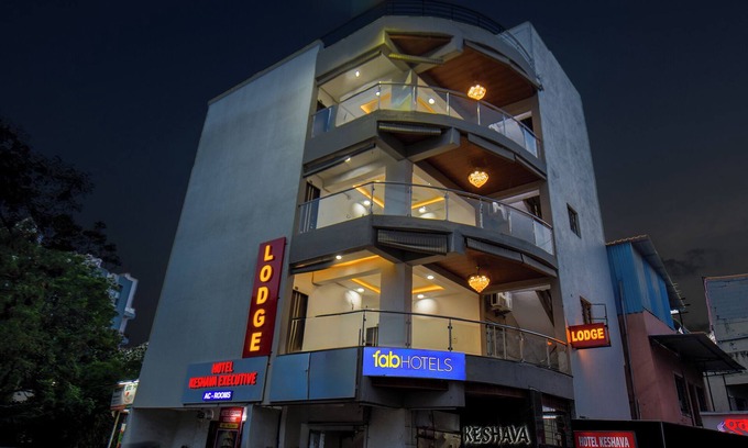 Hadapsar Hotel | Fabhotel Keshava executive - Nr Mahadji Shinde chhatri