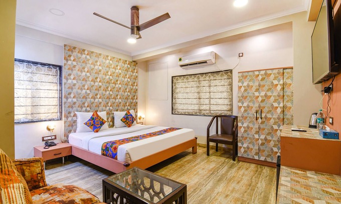 Kalighat Hotel | FabHotel Krishna I