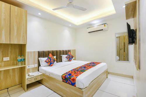 Adarsh Nagar Hotel | FabHotel Luxury Inn Near Adarsh Nagar Metro